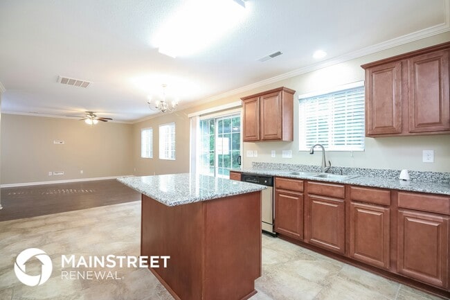 Photo - 305 Walnut Crossing Dr