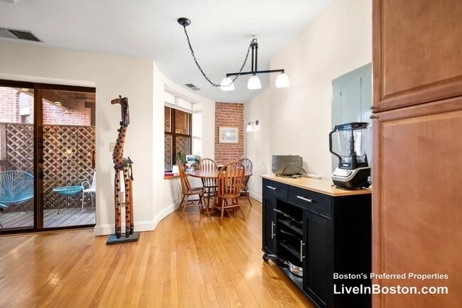 Photo - 95 Gainsborough St Unit 307