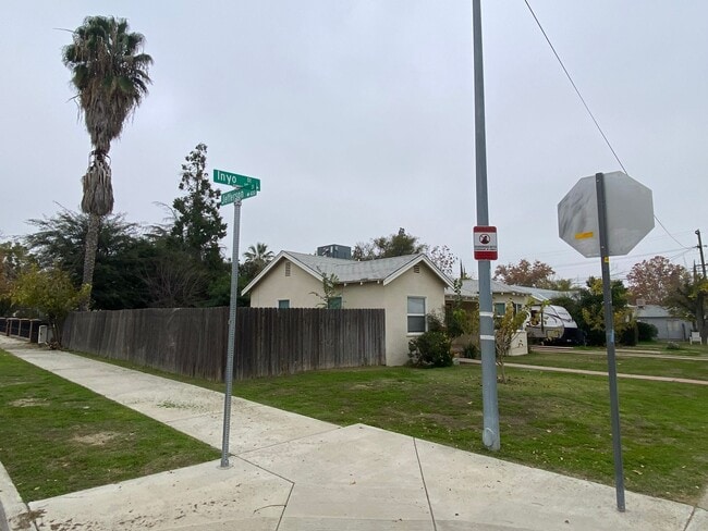 Photo - Follow the yellow brick to this Remodeled 2 BD 1 BA House in NE Bakersfield