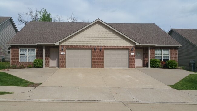 Photo - 704 Glenstone Dr