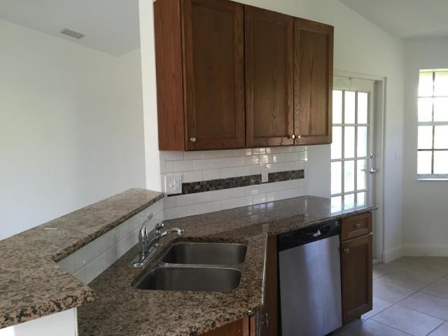 Photo - 1918 5th St NE