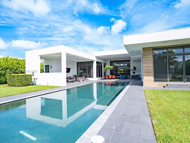 Photo - 16650 Sunset Way