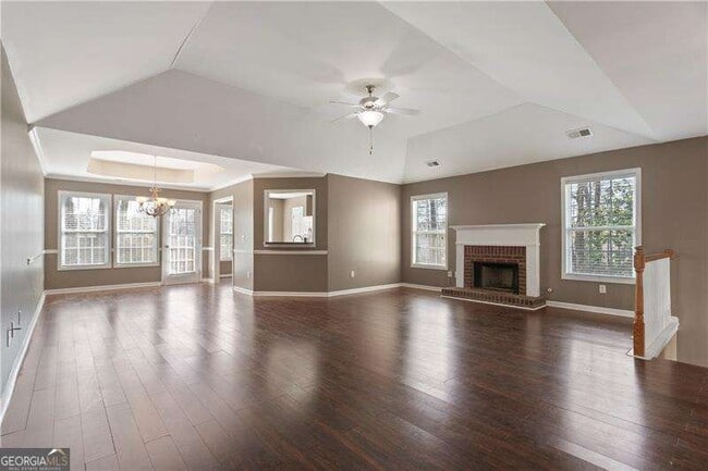 Photo - 177 Hollinger Way