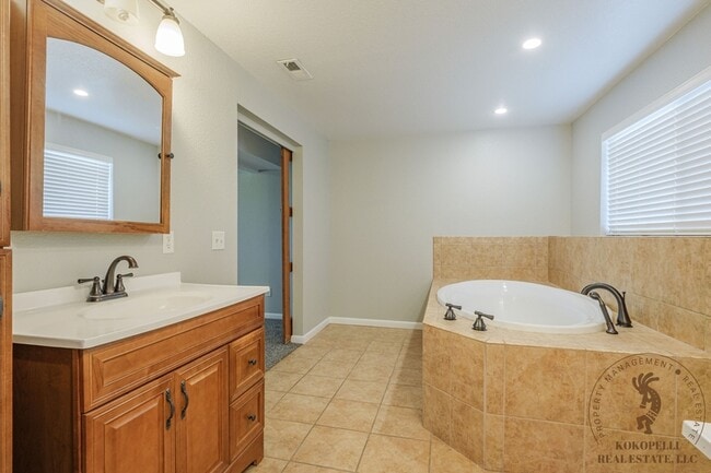 Photo - 1910 N 26th St