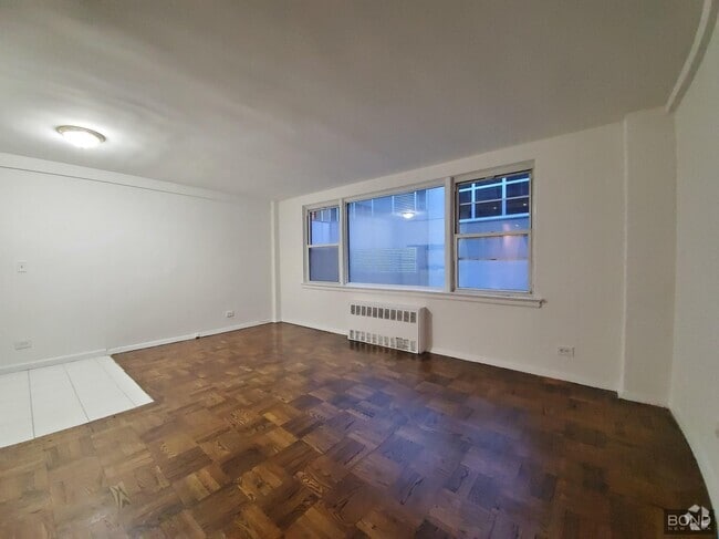 Building Photo - 160 E 55th St Unit 2A Rental