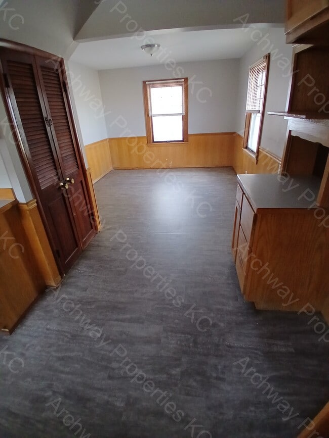 Photo - 1900 Grandview Blvd