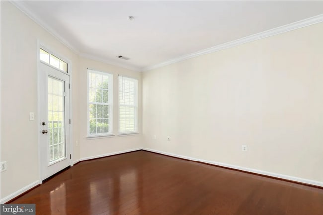 Photo - 2055 26th St S Unit 2055 26th St S #110, Arlington, VA 22206