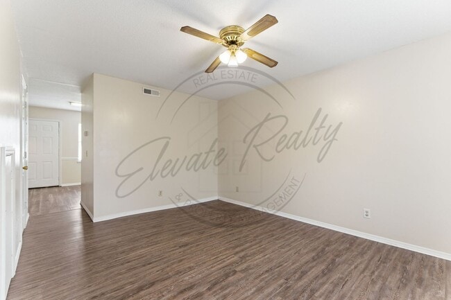 Photo - Spring Special: Charming 2 Bed / 1.5 Bath Townhouse in Cookeville Unit Peek 402 2