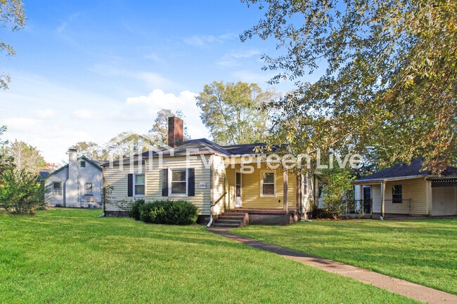 Photo - 1501 Tower St SE