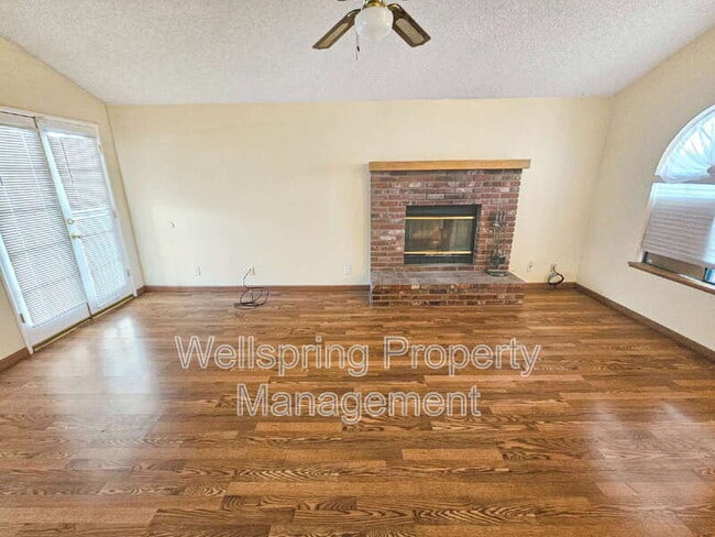 Photo - 821 Janelle Ct