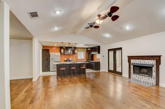 Photo - 2107 Emerald Isle Dr