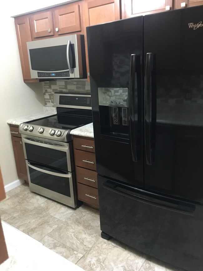 Photo - 2560 Lisa Dr Unidad 4