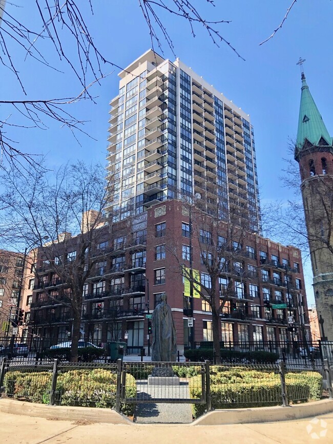 Building Photo - 210 S Desplaines St Unit 1907 Rental