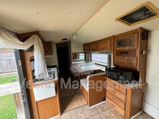 Photo - 9831 TX-106 Loop