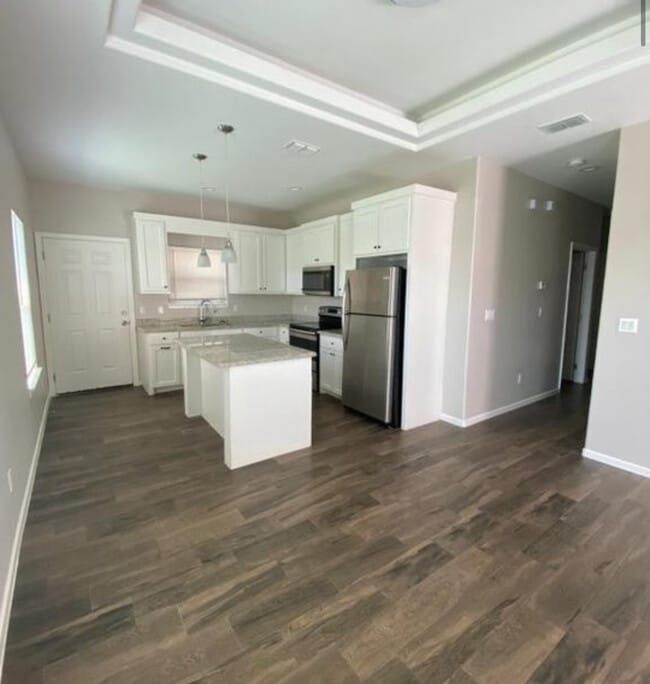 Building Photo - 2005 Jackson St Unit 4