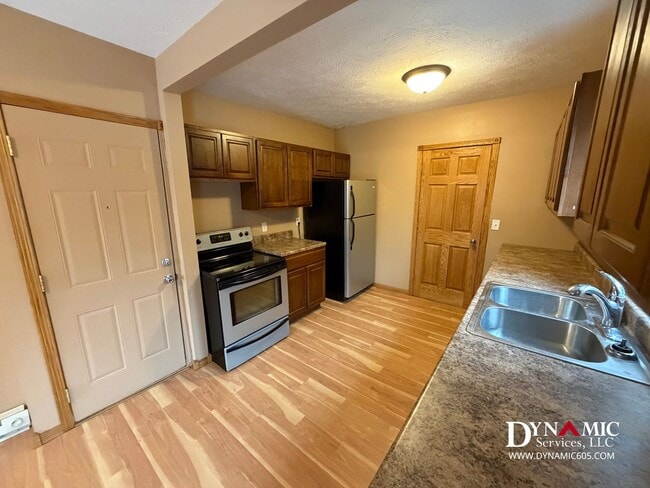 Photo - 717 W 16th St Unidad Apt. 3