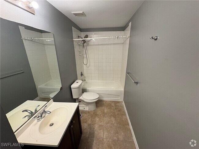 Building Photo - 724 Harold Ave S Rental