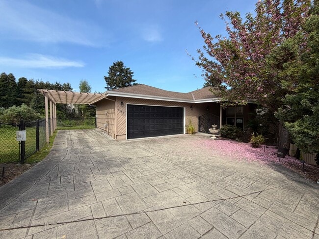 Photo - 3695 Sqft. Redondo home near Puget Sound!