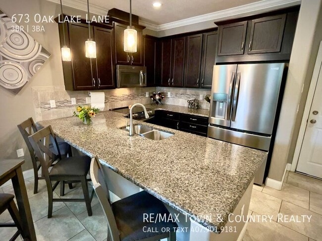 Photo - 673 Oak Lake Ln