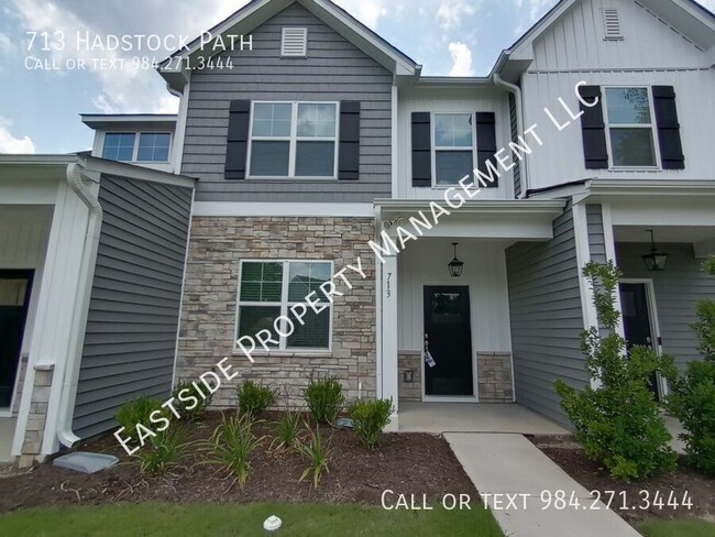 Come see this lovely townhouse in a desira... - Come see this lovely townhouse in a desira...