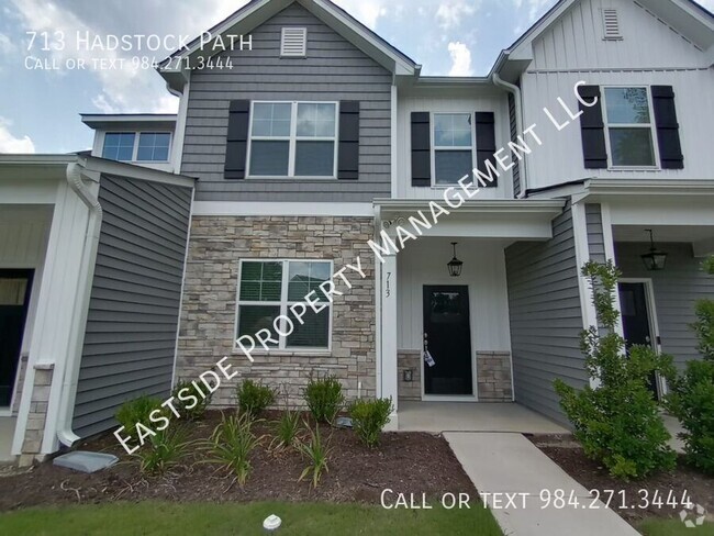 Building Photo - Come see this lovely townhome in a desirab...