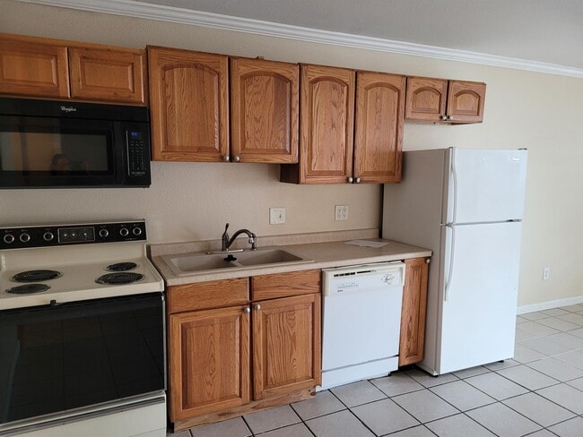 Photo - 711 S Poplar St
