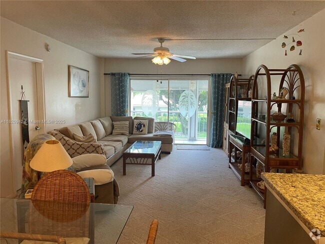 Building Photo - 250 NE 20th St Unit 2040 Rental
