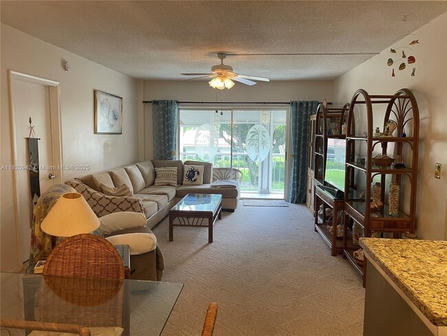 Building Photo - 250 NE 20th St Unit 2040 Rental