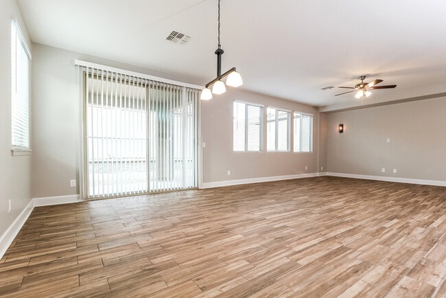 Photo - 15862 W Desert Hills Dr