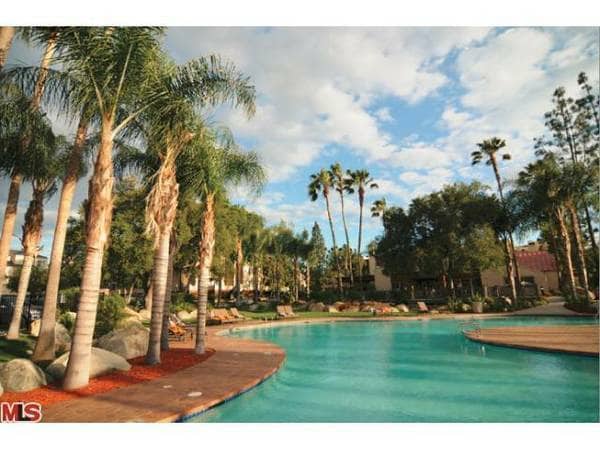 Photo - 5530 Owensmouth Ave Unit 113