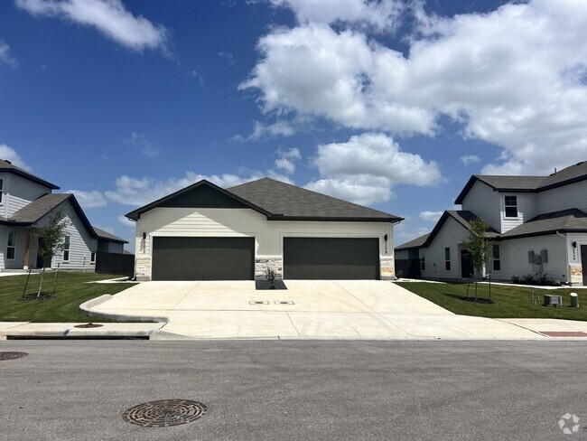 Building Photo - Beautiful Emma Park Duplex Rental