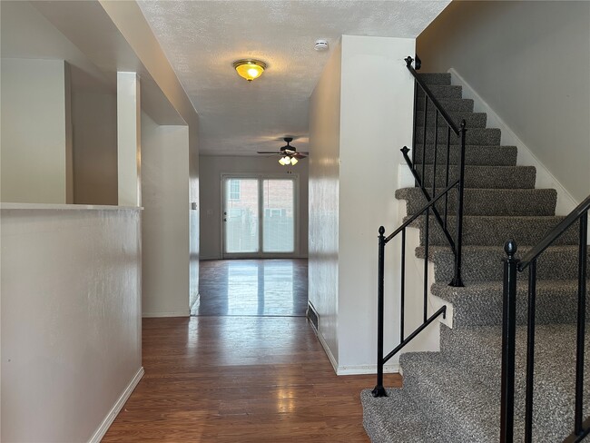 Photo - 420 Chapel Ridge Dr