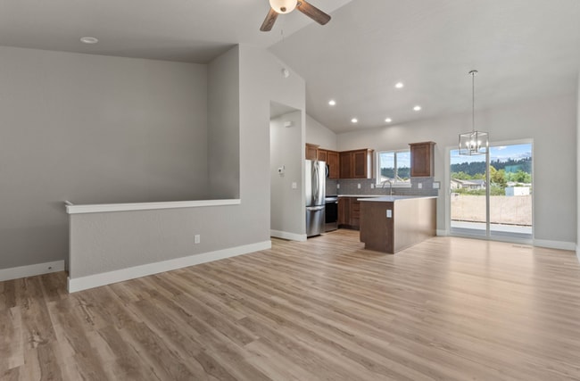 Photo - Newly Built 4 Bedroom Duplex With Yard