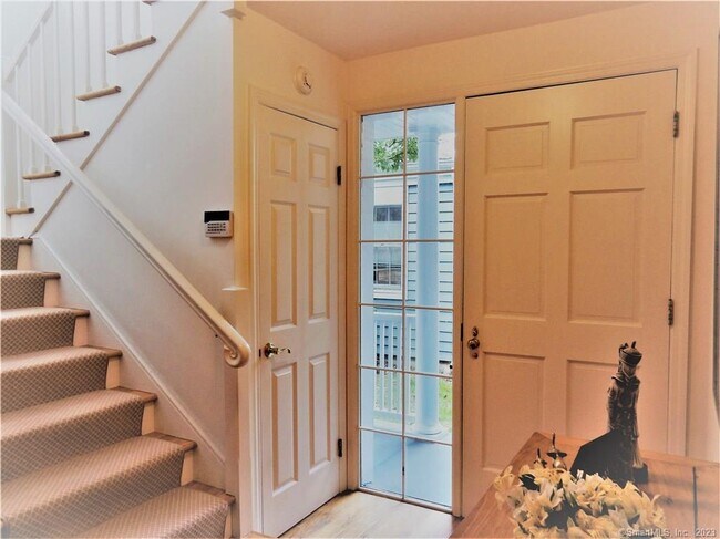 Photo - 230 Saugatuck Ave Unit APT 18