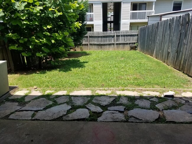 Townhouse Apartment 2BR/2.5BA SW Decatur - Townhouse Apartment 2BR/2.5BA SW Decatur