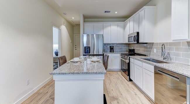 Photo - 627 Canvas Ave