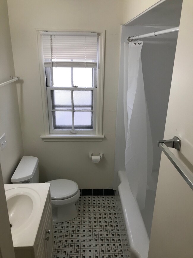 Photo - 401 E Henry Clay St Unit 3