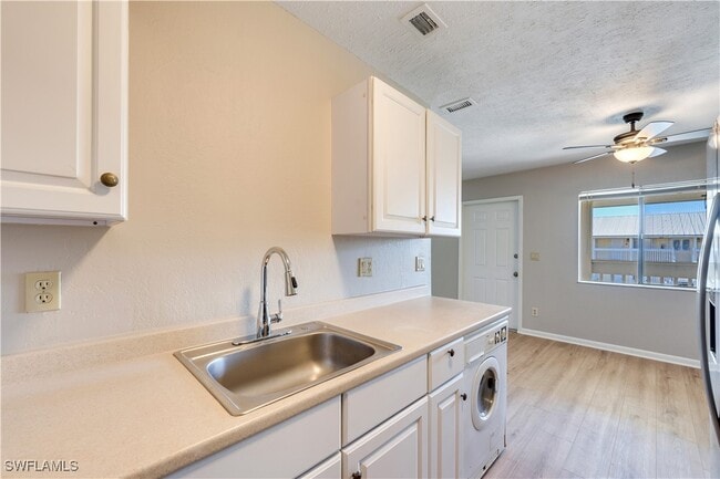 Building Photo - 4629 Bayshore Dr Unit J8