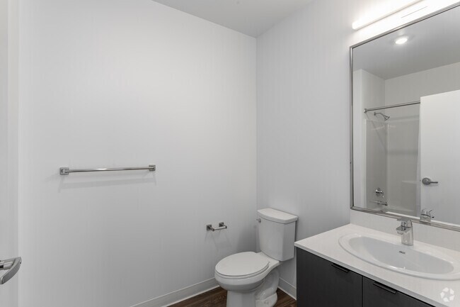 1HAB, 1BA - 583 ft² - Boxcar Apartments