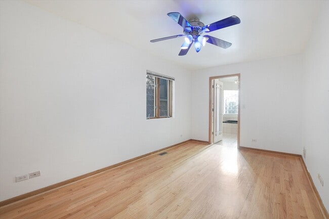 Photo - 4b3b Duplex Living in The Heart of Wicker Park Unit Apt 1
