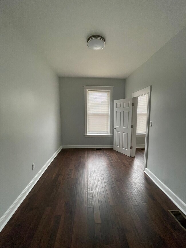 Photo - 916 W 68th St Unit 1W