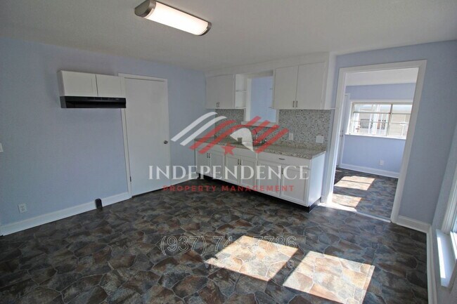 Photo - 78 Notre Dame Ave