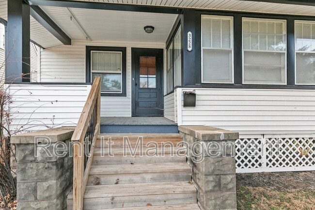 Photo - 3228 Fontenelle Blvd