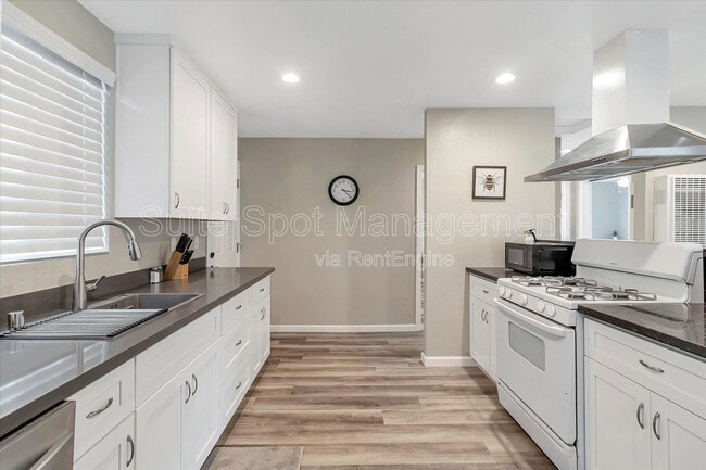Photo - 160 Harrison Ave