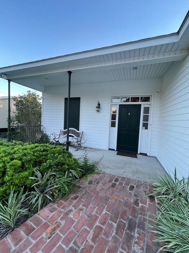 Photo - 1200 E Main St