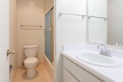 1 Bed 1 Bath Bathroom
