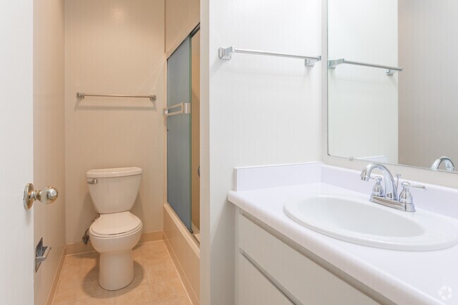 1 Bed 1 Bath Bathroom