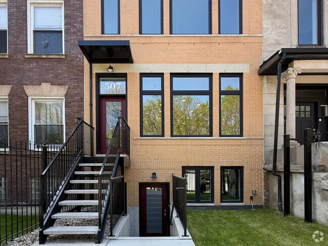 Building Photo - 507 E 60th St Unit GARDEN Rental