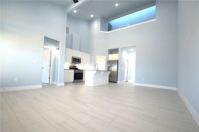 Photo - 540 Amethyst Rd