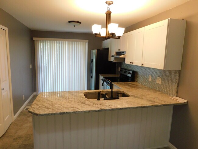 Kitchen - 1378 Merritt Cir Townhome